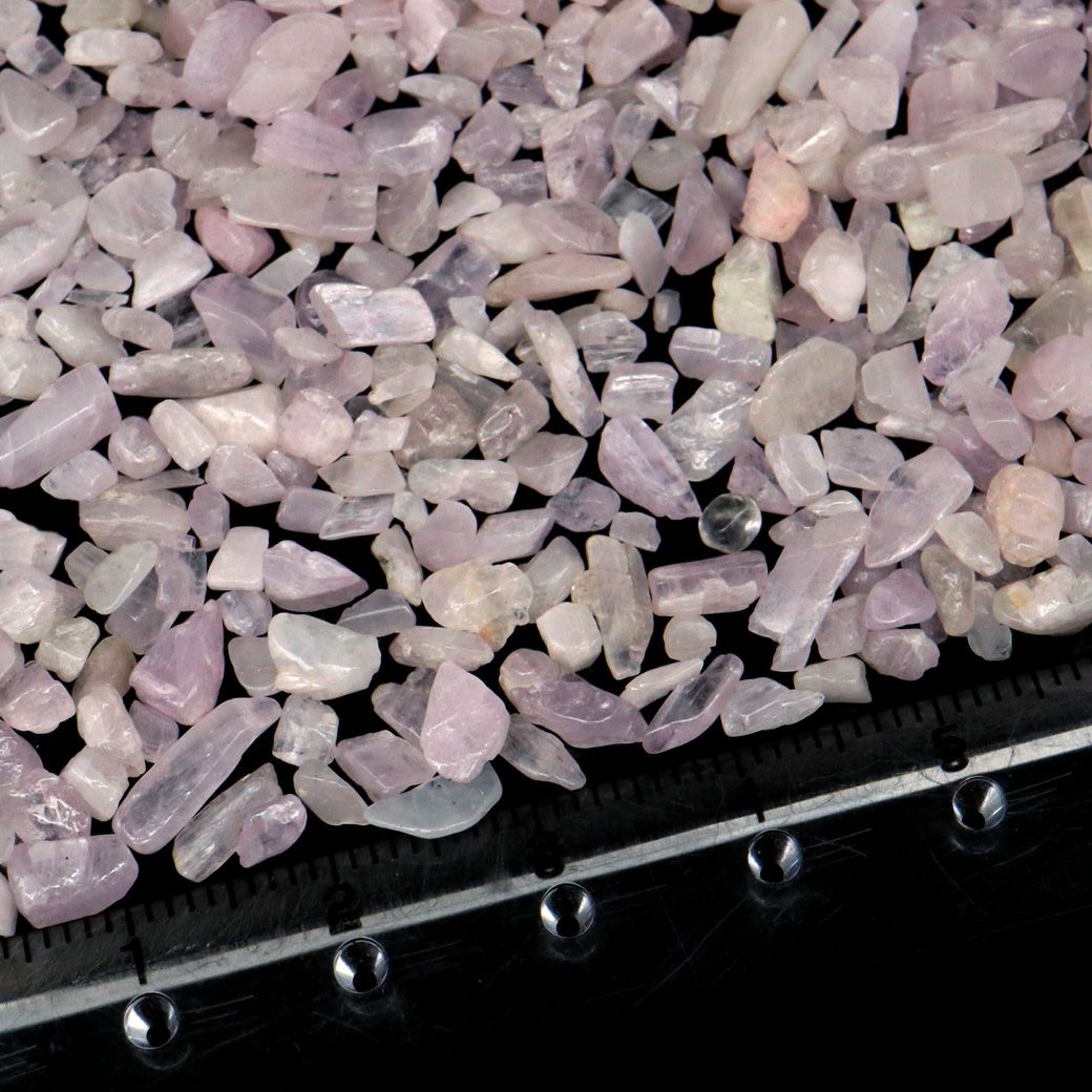 ピンク クンツァイト 小粒 さざれ 100g リシア輝石 天然石 チップ レジン封入に 材料 パーツ 浄化 パワーストーン Kunzite